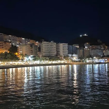 City Beach Apartment *