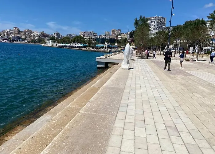 City Beach Apartment アパート Sarandë