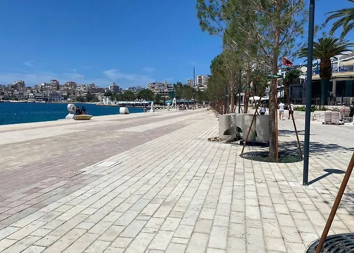 City Beach Apartment דירה