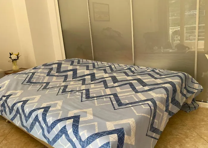 City Beach Apartment סרנדה